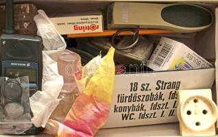 Bolha tétel: zománc tábla, üvegdugó, mobil, rotringhegy, lakat, olivaszappan stb
