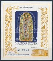 1977 Bélyegnap vágott blokk