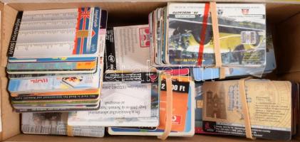 Közel 400 db magyar és külföldi telefonkártya