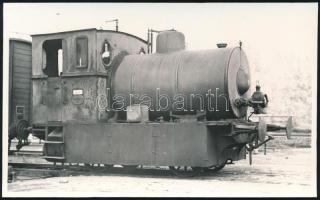 "Józsi" becenévre hallgató gőzmozdony, reprodukciós előhívás, 9×14 cm