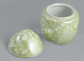 Witeg Kőporc Kőbányai Porcelángyár lüsztermázas ékszertartó, jelzett, hibátlan, m: 9 cm