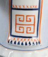 Hollóházi Nő galambbal. Terv.: J. Seregély Márta. Jelzett, kézzel festett, hibátlan, m: 20 cm