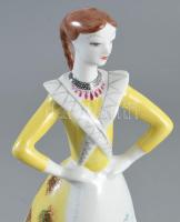 Hollóházi Bujáki táncos. Jelzett, kézzel festett, hibátlan, m: 24 cm