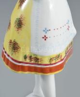 Hollóházi Bujáki táncos. Jelzett, kézzel festett, hibátlan, m: 24 cm