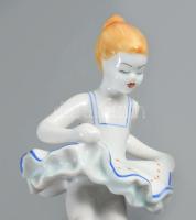 Hollóházi balerina. Jelzett, hibátlan, m: 13,5 cm