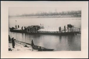 Asbóth Oszkár harmadik légcsavaros 50t-ás teherhajója, hátoldalon feliratozott reprodukciós fotó, 12×18 cm