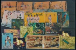 23 db 3 dimenziós, dombornyomású, szövetborítású stb. bélyeg közepes stecklapon