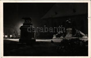 1940 Kolozsvár, Cluj; Mátyás király téri részlet, télen / square in winter + "KOLOZSVÁR VISSZATÉRT 1940" So. Stpl (szakadás / tear)