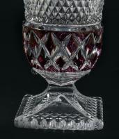 Magyar ólomkristály talpas váza, minimális kopással, m: 16,5 cm