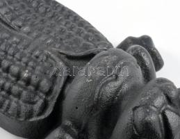 Öntöttvas rovarfigura csizmalehúzó, h: 24 cm