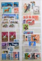 Magyar tétel sok újdonsággal, kevés postatisztával, 8 lapos A/4 berakóban