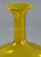 Anyagában színezett mézszínű dekanter, hibátlan, m: 20,5 cm