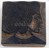 Perei Zoltán (1913-1992): Női fej fa nyomódúc. A tételhez tartozik a fametszet, papír. Jelzett. Borí...