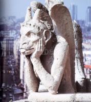 Bennet, Guy-Pierre: Párizs. Bp., 2004, Geographia Kiadó. 299p. Kiadói kartonált kötés, papír védőbor...