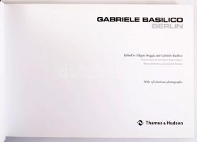 Basilico, Gabriele: Berlin. London, 2002, Thames &amp; Hudson. Kiadói kartonált kötés, sok képpe...