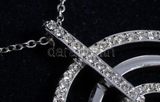 Swarovski medálos nyaklánc, certifikáttal, díszdobozban