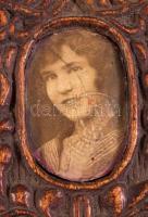 Antik faragott fa képkeret, kopással, 16x10 cm