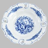 Weimar áttört mintás kínáló, jelzett, hibátlan, d: 25,5 cm