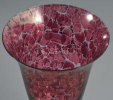 Kristallglasmanufaktur Theresienthal anyagában színezett kehelyváza, jelzett, hibátlan, m: 19 cm