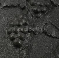 Strebel öntöttvas borozó figurás plakett, jelzett, hibátlan, 28x23 cm