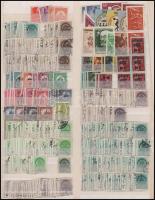 Több száz magyar bélyeg, főleg sokpéldányos anyag rendező berakólap mindkét oldalán