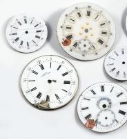 9 darab antik zománcozott zsebóra számlap, sérüléssel