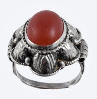 Ezüst (Ag) gyűrű kővel, jelzés nélkül, m: 53, bruttó 6,5g