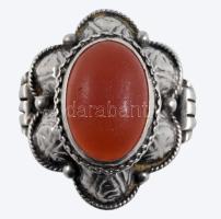 Ezüst (Ag) gyűrű kővel, jelzés nélkül, m: 53, bruttó 6,5g