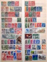 Vegyes külföldi tétel, benne néhány száz db bélyeg, közte Ausztria, Ausztrália, Belgium, Bosznia-Her...