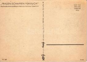 Die Straßenbahnschaffnerin. "Frauen schaffen für euch" Erich Gutjahr Bildverlag Nr. 649. /...