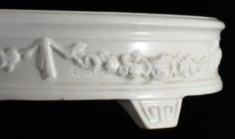 Szecessziós fajansz virágtartó, plasztikus díszítéssel, kis felületi sérüléssel, repedéssel, d: 18 c...