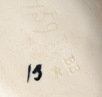 cca 1900/1910 Bernard Bloch mulatozó férfi és nő szobor pár. Mázas fajansz, jelzett, férfi keze rest...