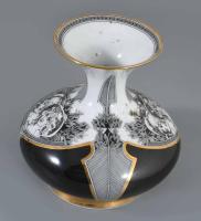 Hollóházi Jurcsák László által tervezett váza: Női fejek. Matricás, jelzett, hibátlan, m: 15,5 cm