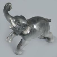 3 darab sérült figura, közte ritka Hummel figurák, m: 14 cm alatt