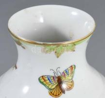 Herendi Viktória mintás váza, jelzett, aranyozáson kis kopással, m: 16 cm