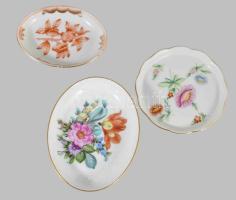 Herendi 3 darab ékszeres tál klf mintákkal, jelzett, kopással, h: 9,5 cm alatt