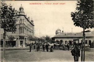 1912 Komárom, Komárno; Ferenc József rakpart, Sport kávéház, Fritz P. üzlete, lovaskocsi. L.H.K. / street view, café, shops, horse-drawn carriages (r)