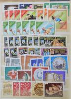 1871-2000 Magyar tétel másodpéldányokkal 4 db közepes berakóban + 9 db A/4 rendező lapon