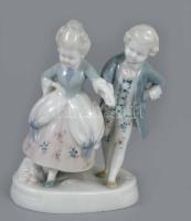 Gyermekpár jelzett porcelán figura, hibátlan, m: 11 cm