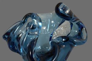 Cseh üveg kínáló. Anyagában színezett, jelzett, hibátlan 12x12 cm