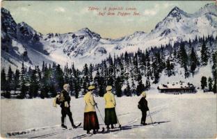 Tátra, Vysoké Tatry; télen a befagyott Poprádi-tavon, síelők. Cattarino S. utóda Földes Samu kiadása / winter sport, skiers on the frozen Popradske pleso lake (kopott sarkak / worn corners)