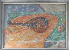 Gyelmis Lukácsné Fehér Etelka (1921-): Csendélet hangszerrel. Olaj, farost. Jelezve jobbra lent. Hátoldalán autográf felirattal. 60x80 cm. Üvegezett fakeretben.