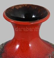 Retro német kerámia váza, lávamázas díszítéssel, jelzett, hibátlan, m: 18 cm