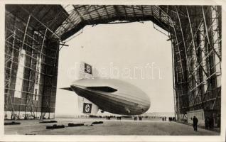 Frankfurt am Main hangar with the swastika-marked Zeppelin ´Hindenburg´ photo So.Stpl (EK)