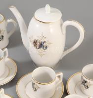 Zsolnay mokkás készlet monogramos festéssel. 10 csésze, 6 db alj, kanna, tejkiöntő. Kézzel festett, ...