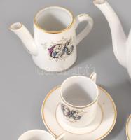 Zsolnay mokkás készlet monogramos festéssel. 10 csésze, 6 db alj, kanna, tejkiöntő. Kézzel festett, ...