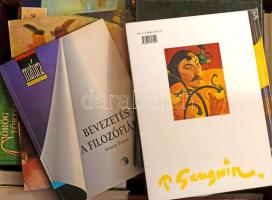 Hatalmas vegyes könyvtétel, közte filozófiai, történelemi, társadalomtudományi és jogi témájúak, de ...