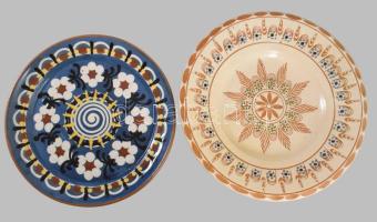 2 darab iparművész falitál, közte Ferenc Óbánya, d: 28 cm