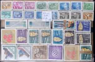 69 db bündli az 1960-as évekből