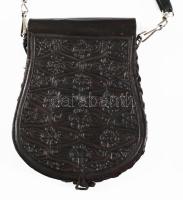 Bőrdíszműves női táska, 18x14 cm